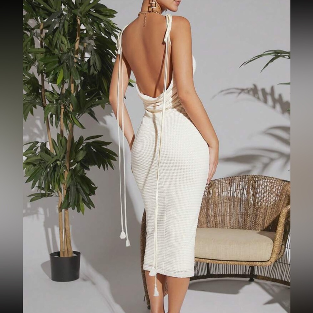 Tie shoulder backless dress